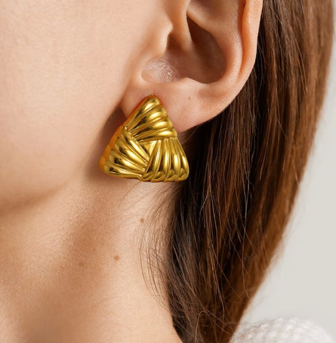 TRIANGLE SWIRL ANTI TARNISH STUDS EARRINGS