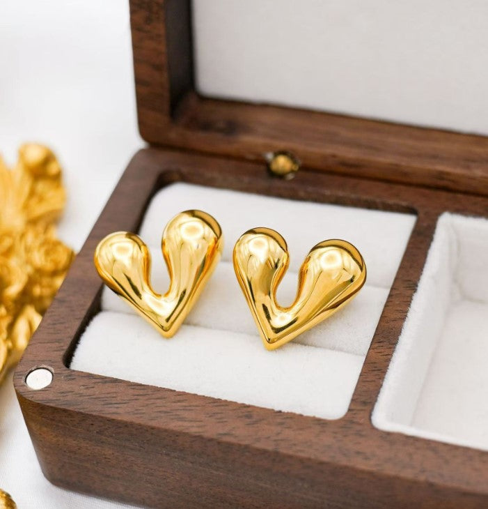 HEART ANTI TARNISH STUDS EARRINGS