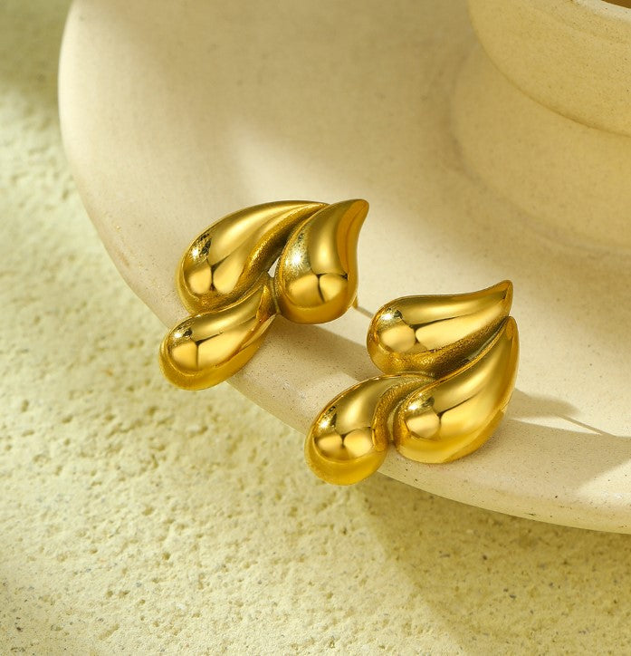 TEARDROP ANTI TARNISH DROP EARRINGS