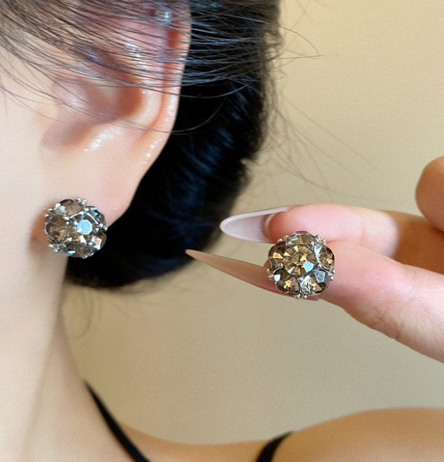 BLACK CRYSTAL KOREAN STUD EARRINGS