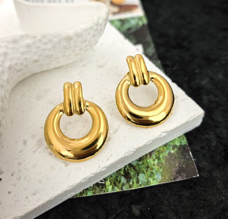 GOLD CIRCLE KNOT ANTI TARNISH STUDS EARRINGS