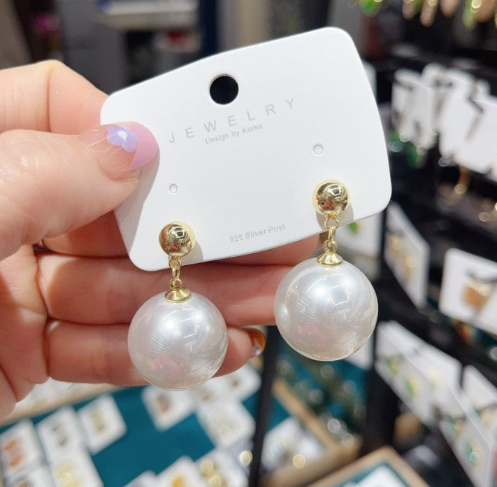 WHITE BIG PEARLS DROP KOREAN EARRINGS 