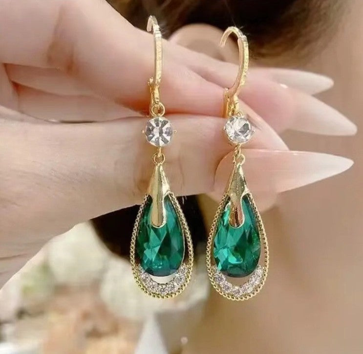 GREEN AD STONE DROP KOREAN EARRINGS