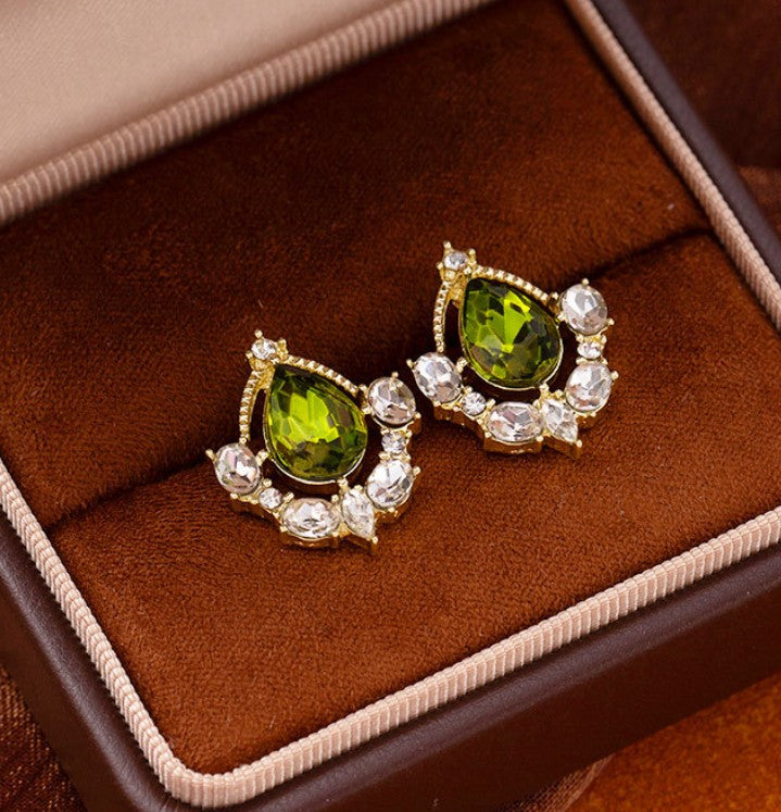 TRADITIONAL AD STONE STUDS KOREAN EARRING