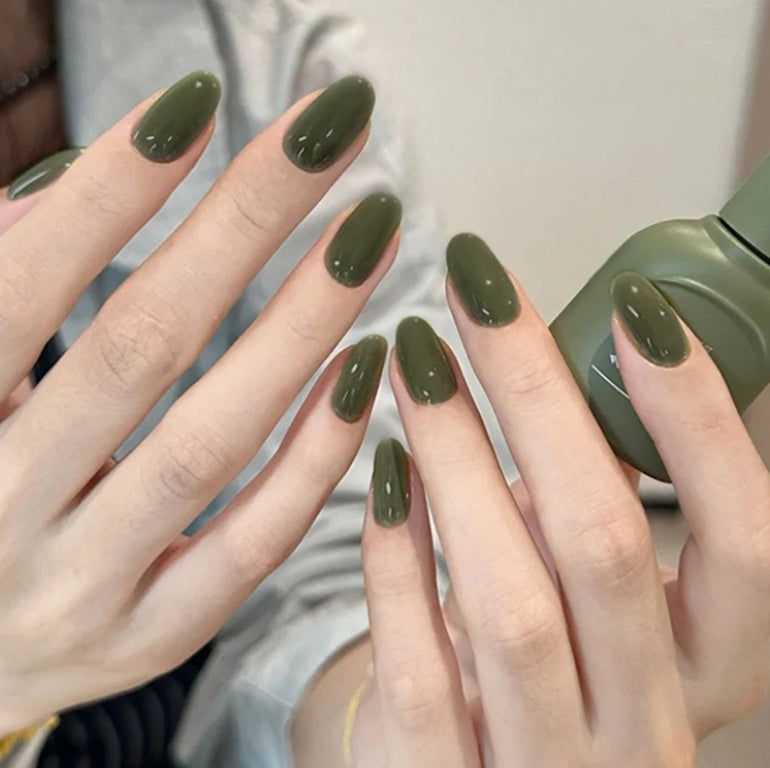 MEDIUM 24 PC ARTIFICIAL NAILS GREEN