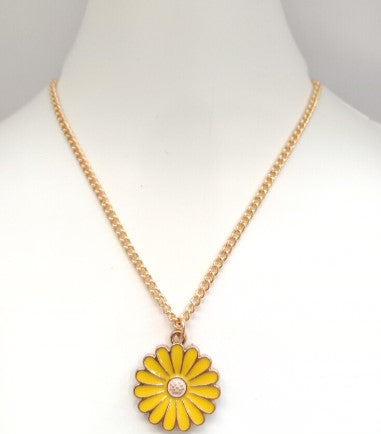 Daisy Flower Pendant Necklace