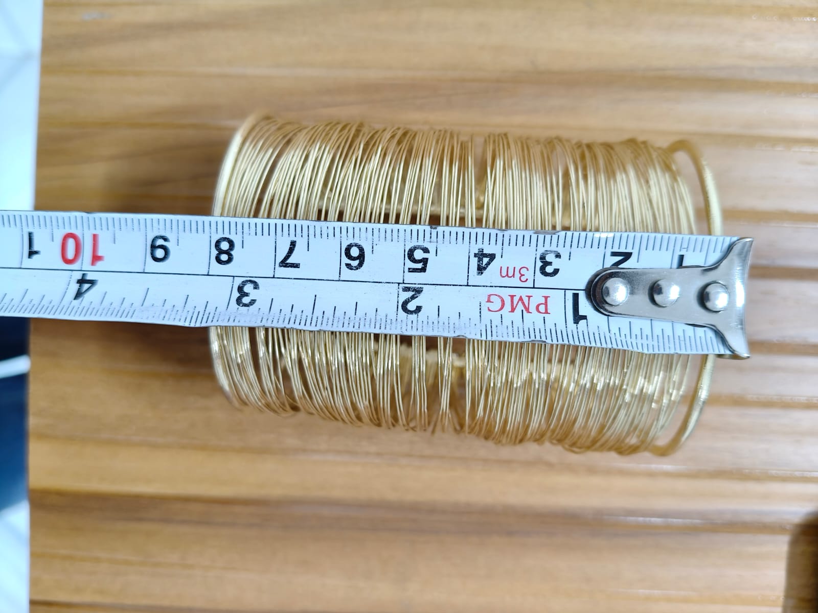 LARGE GOLD ANTI TARNISH THREADS WIRE CUFF BRACELET