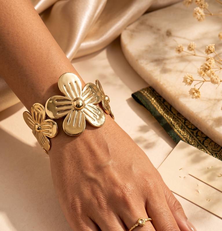 GOLD ANTI TARNISH OPEN CUFF BRACELET